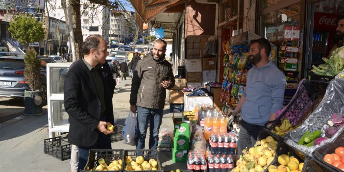 Şemdinli Kaymakamı Akpınar, vatandaşlarla bir araya geldi