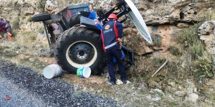 Mardin’de traktör, kayalara çarptı: 1 kişi yaralandı