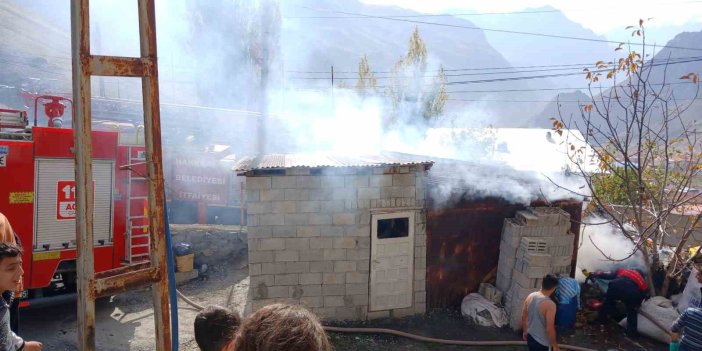 Hakkari’de tandır evinde çıkan yangın korkuttu