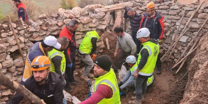 Siirt’te ahırın tavanı çöktü, 3 küçükbaş öldü