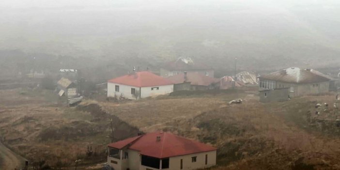 Yüksekova’da yoğun sisten dolayı görüş mesafesi 10 metreye kadar düştü