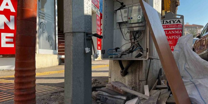 Diyarbakır'da kapağı bulunmayan elektrik dağıtım panosu tehlike saçıyor