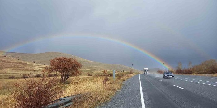 Bitlis'in Tatvan ilçesinde “Gökkuşağı” güzelliği