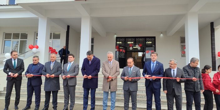 Yüksekova'da Atatürk Anadolu Lisesi açıldı