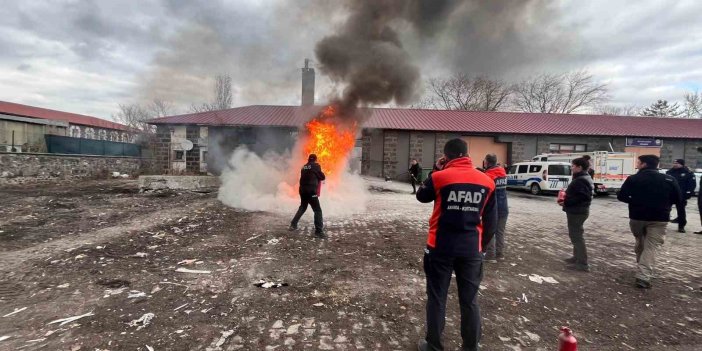 Kars’ta polise afet farkındalık ve yangın eğitimi düzenlendi