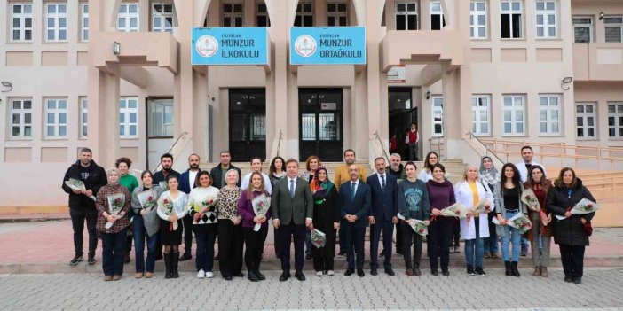 Erzincan Valisi Aydoğdu Öğretmenler Günü'nü kutladı