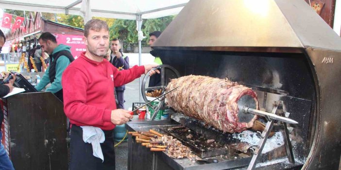 Batman’da gastronomi festivalinde Erzurum çağ kebabına ilgi