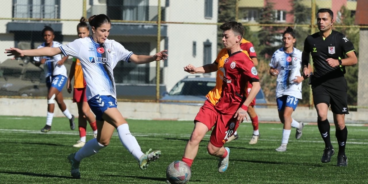 Hakkarigücü 1 - 2 Galatasaray Petrol Ofisi