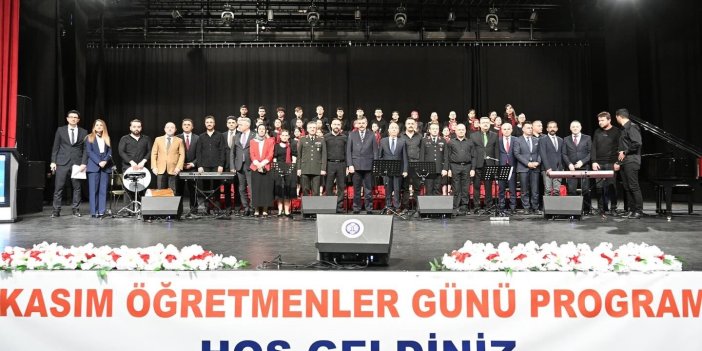 Erzurum’da Öğretmenler Günü kutlandı