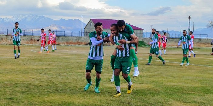 Yüksekova Belediyespor Durankaya'yı farklı yendi