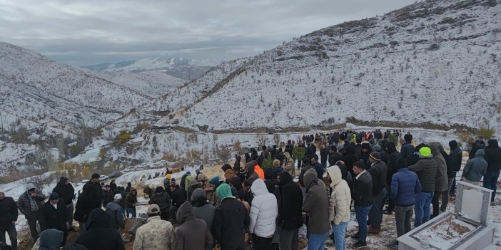 Diyarbakır'daki kazada hayatını kaybeden 3 kişi, toprağa verildi