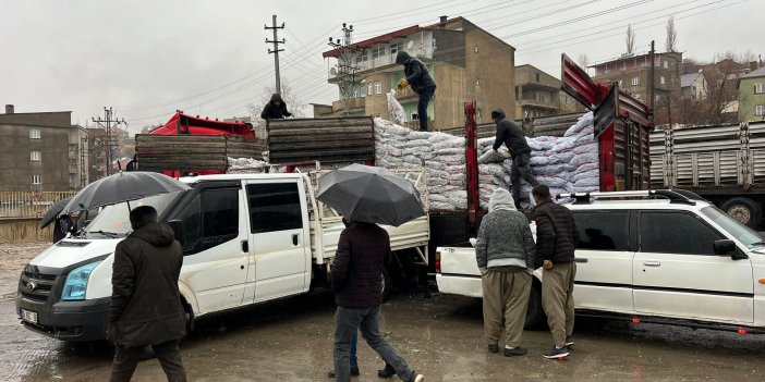 Yüksekova’da kömür yardımı dağıtımı tamamlanmak üzere