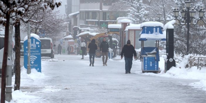 Doğu Anadolu'da kar yağışı yerini dondurucu soğuklara bıraktı