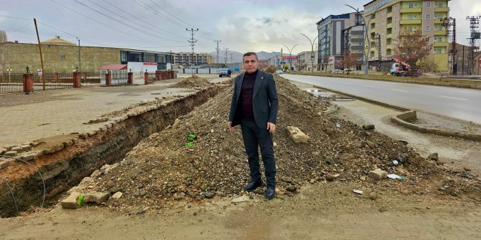 Başkan Durna’dan elektrik altyapı çalışmaları tepkisi: Yüksekova’da işler neden zamanında yapılmıyor?