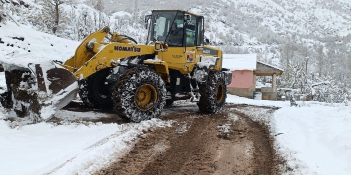 Şırnak’ta kardan kapanan yolların bir kısmı ulaşıma açıldı