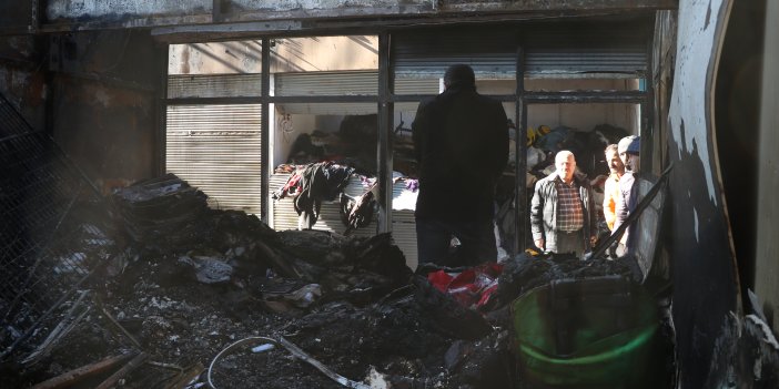 Mısır Çarşısı’ndaki yangında 60 iş yeri zarar gördü