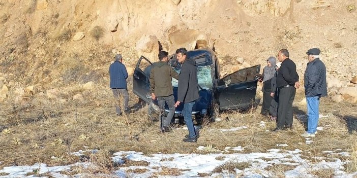 Elazığ’da otomobil takla attı; 1’i ağır 2 yaralı