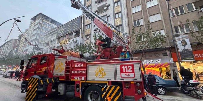 Elazığ’da dönercide çıkan yangın korkuttu