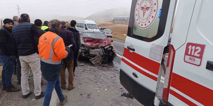 Mardin’de otomobil traktöre arkadan çarptı: 3 kişi yaralandı