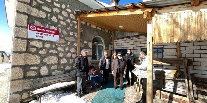 Erzincan'da yoğun kara rağmen görevini yerine getiren ekipler takdir topladı