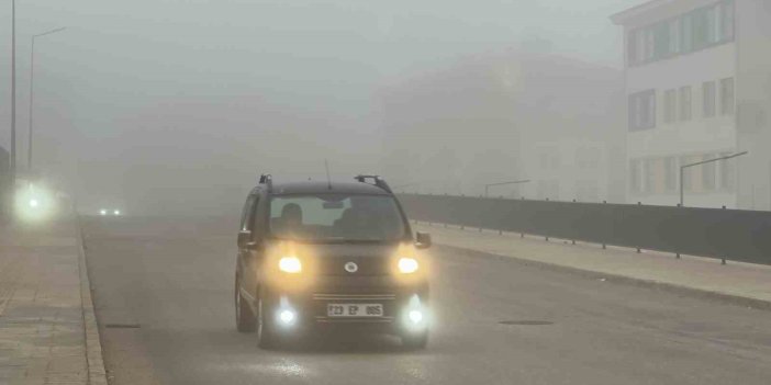 Elazığ’da sis etkisini sürdürüyor