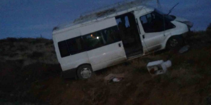 Adıyaman'da freni boşalan minibüs devrildi: 2’si ağır 9 yaralı