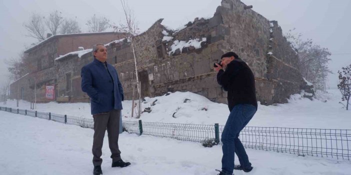 44 sene önce Erzurum’da fotoğrafladığı çocuğa ulaştı