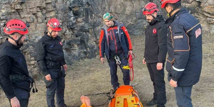 AFAD’dan tırmanış ve sedye ile yaralı indirme eğitimi