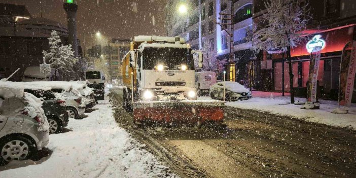 Van’da kardan 131 yerleşim yerinin yolu ulaşıma kapandı