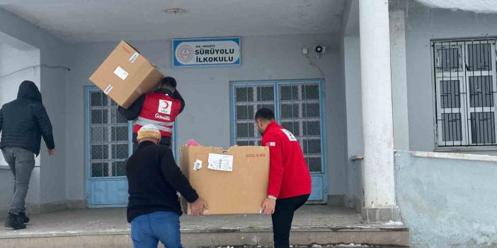 Kızılay ihtiyaç sahibi ailelere destekte bulundu