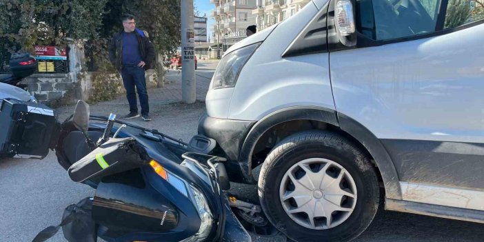 Adıyaman'da kamyonetle çarpışan motosikletin sürücüsü yaralandı