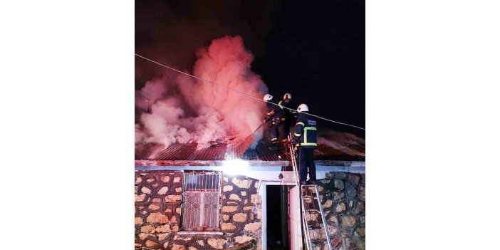 Eski sağlık ocağında çıkan yangın korkuttu