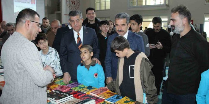 Şırnak’ta kitap fuarı