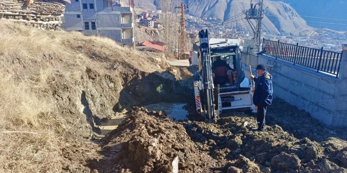 Hakkari Belediyesi’nden Gazi, Bağlar ve Sümbül mahallelerinde alt ve üst yapı çalışmaları