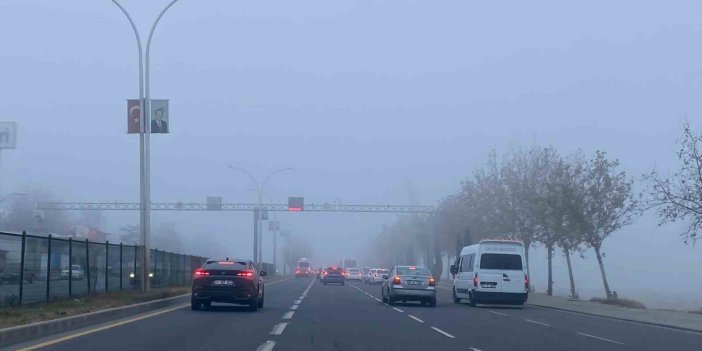 Diyarbakır’da 3 gündür yoğun sis aralıksız sürüyor