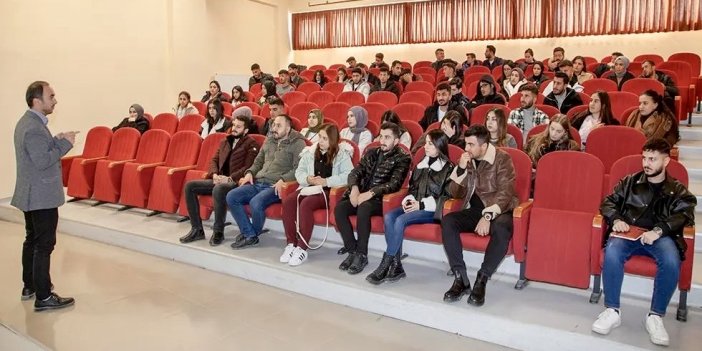 Hakkari Üniversitesi’nde kariyer semineri düzenlendi