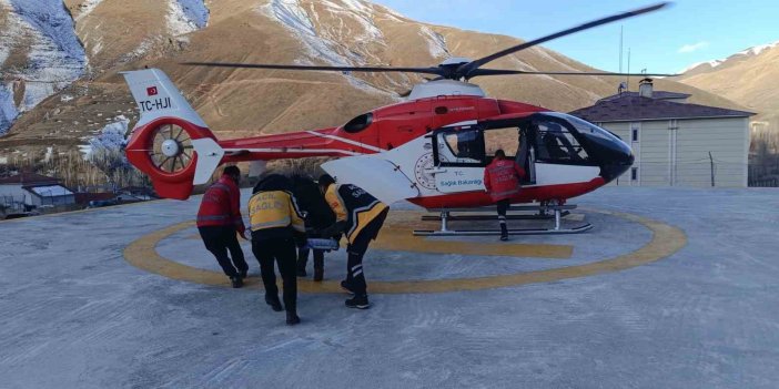 Van'da helikopter ambulans 60 yaşındaki hasta için havalandı