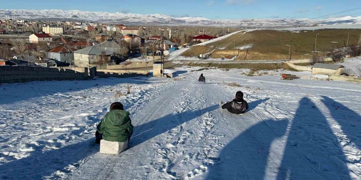 Ağrı’da çocuklar karın tadını çıkardı