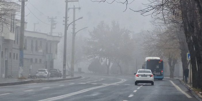 Diyarbakır'da etkili olan sis 5’inci gününde; İstanbul ve İzmir uçak seferleri iptal edildi