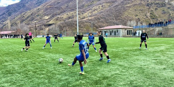 Yüksekovaspor: 2  Sakarya: 0  - Maç devam ediyor