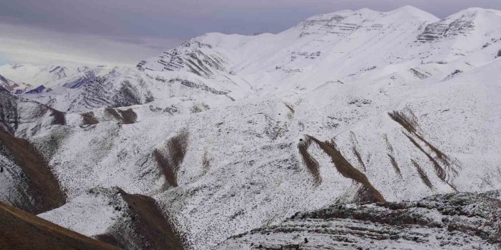 Tanin dağları beyazlara büründü