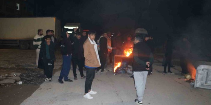 Urfa'da elektrik kesintisi mahalleyi sokağa döktü