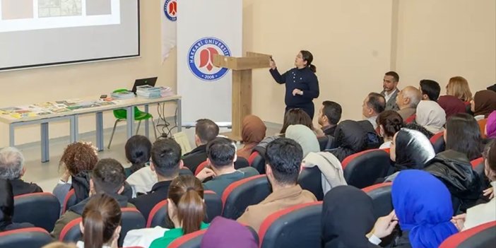 Hakkari'de "Yetişkinler neden çocuk kitapları okumalılar" söyleşisi