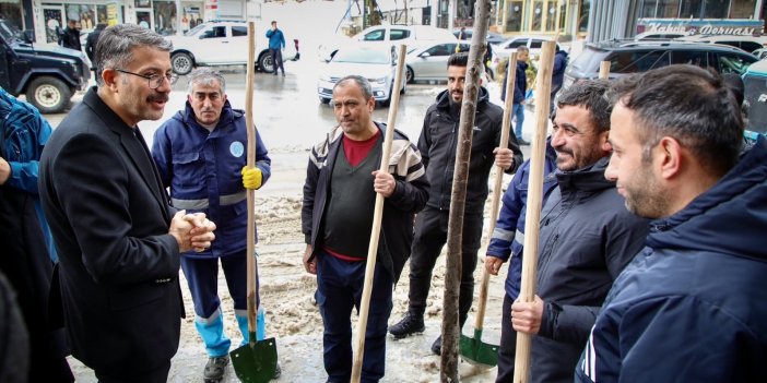 Vali Çelik, şehirdeki karla mücadele çalışmalarını yerinde inceledi