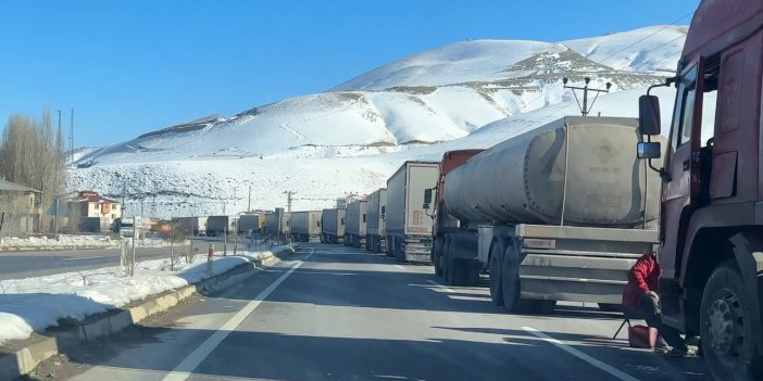 Esendere Gümrük Kapısı'nda 5 kilometrelik tır kuyruğu