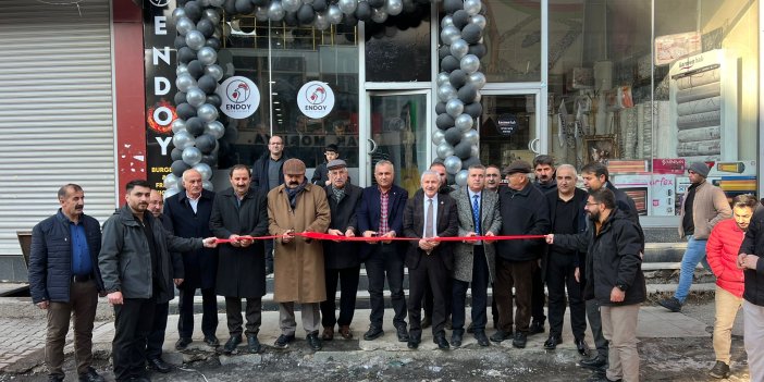 “Endoy Burger & Fried Chicken” Yüksekova’da hizmete açıldı