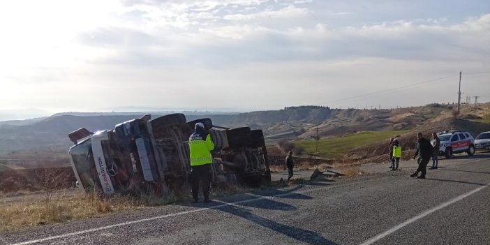 Adıyaman'da beton mikseri devrildi