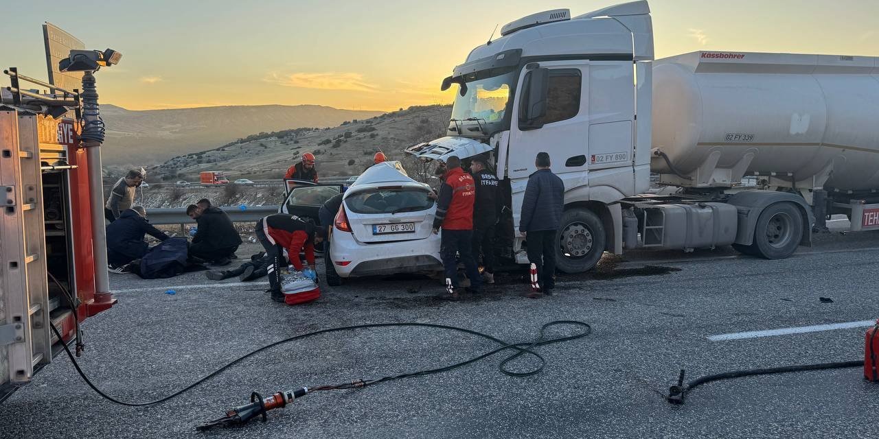 Adıyaman'da feci kaza: 3 ölü, 4 yaralı