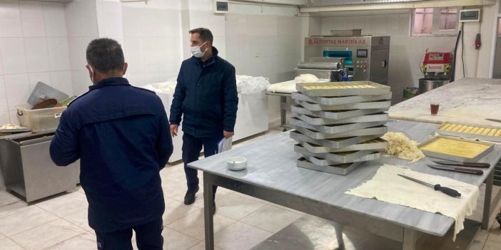 Erzincan’da pasta ve tatlı imalatı yapan işletmeler denetlendi