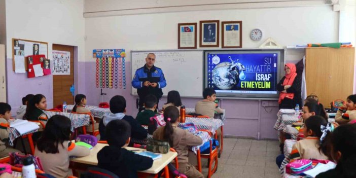 Erzurum'da polisten öğrencilere bilgilendirme